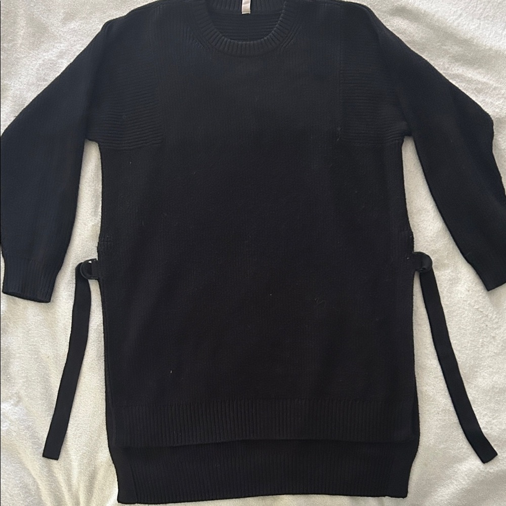 Athleta sweater